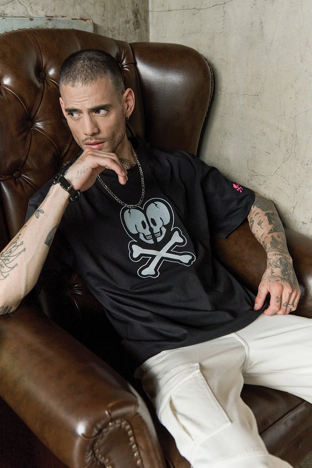 A Heart Of Skulls Oversized T-shirt - Image 3