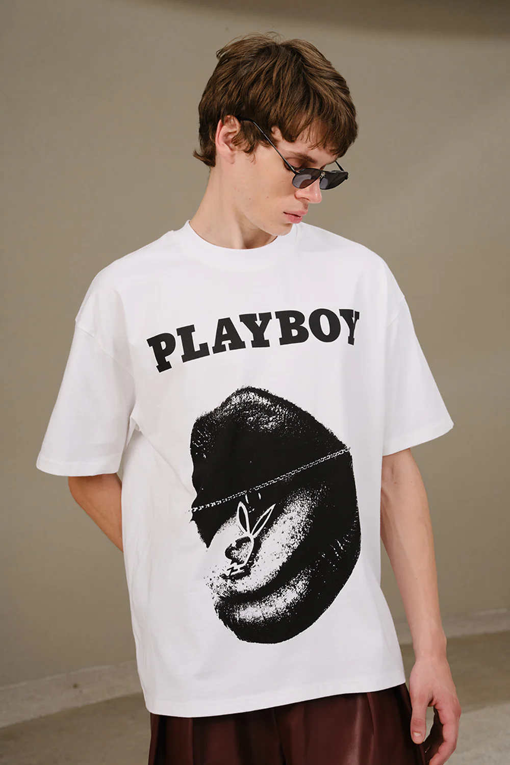 Abstract Lips Oversized T-shirt - Image 3