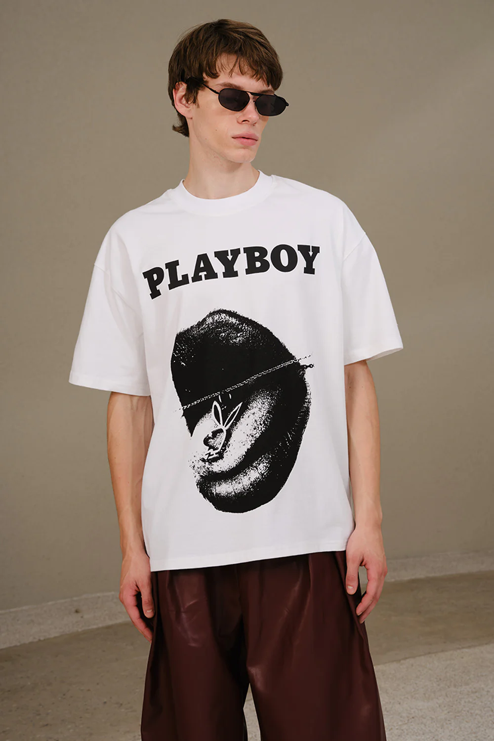 Abstract Lips Oversized T-shirt - Image 4