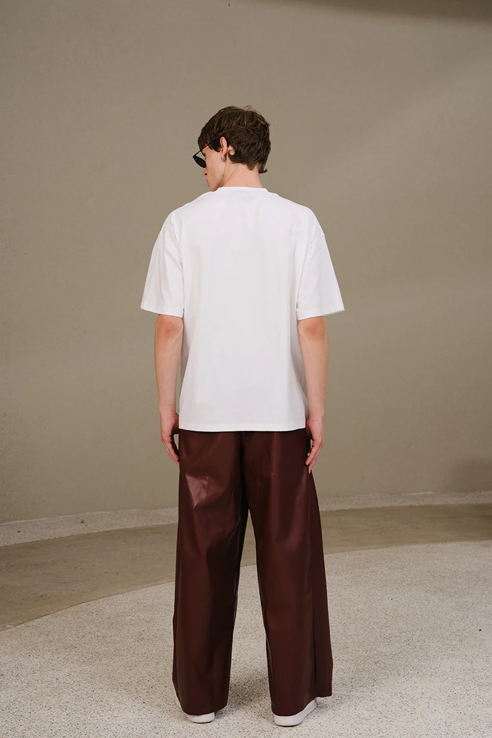 Abstract Lips Oversized T-shirt - Image 6