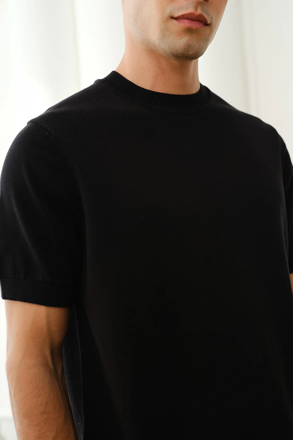 Black Knit Round Neck T-shirt - Image 3