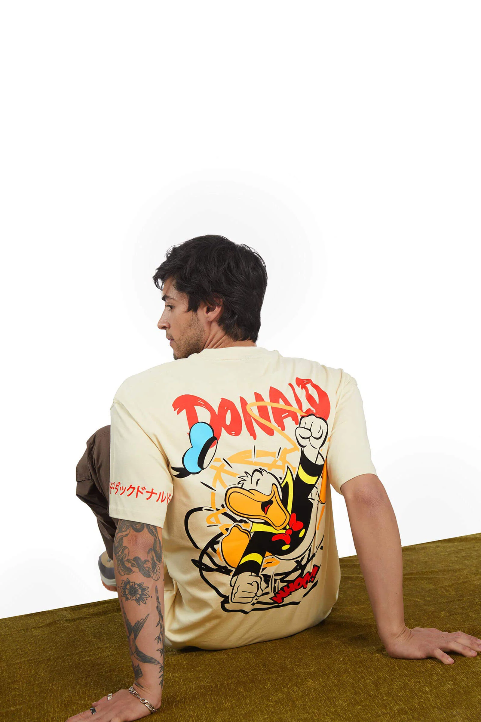 Chirpy Donald Duck Oversized T-shirt - Image 5