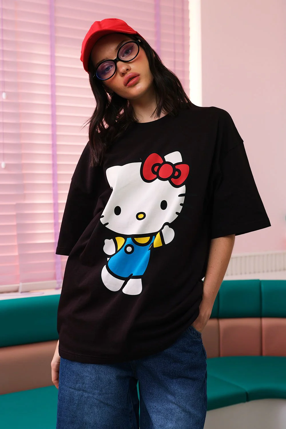 Classic Hello Kitty Oversized T-shirt - Image 4