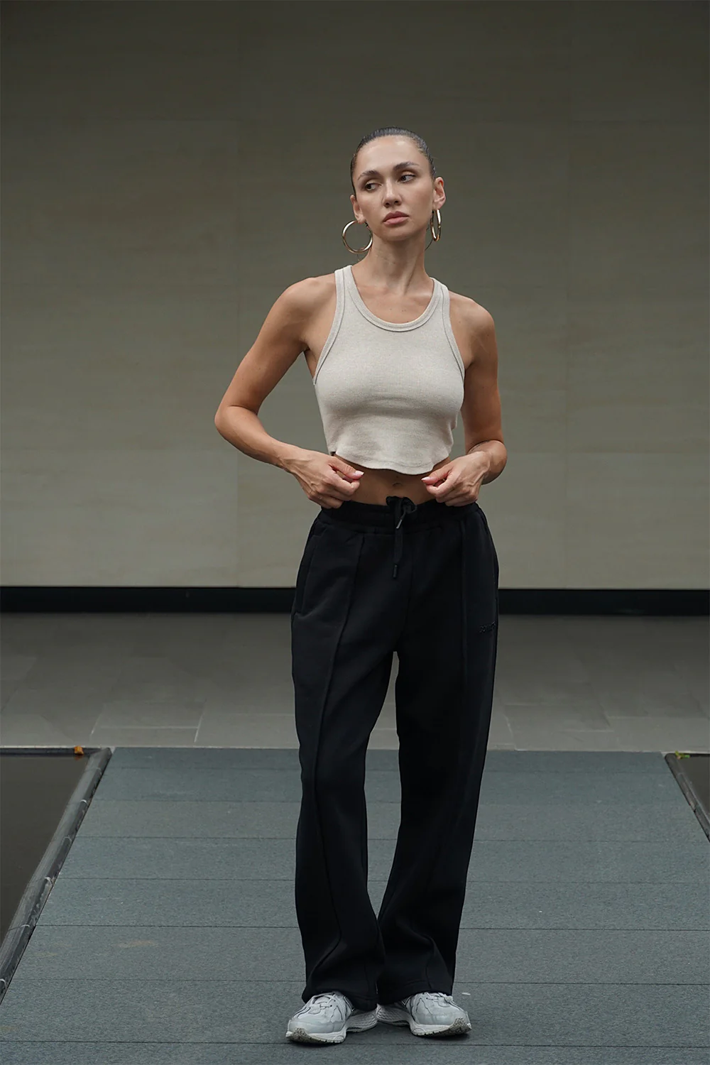 Diminutive Black Wide Leg Joggers - Image 5