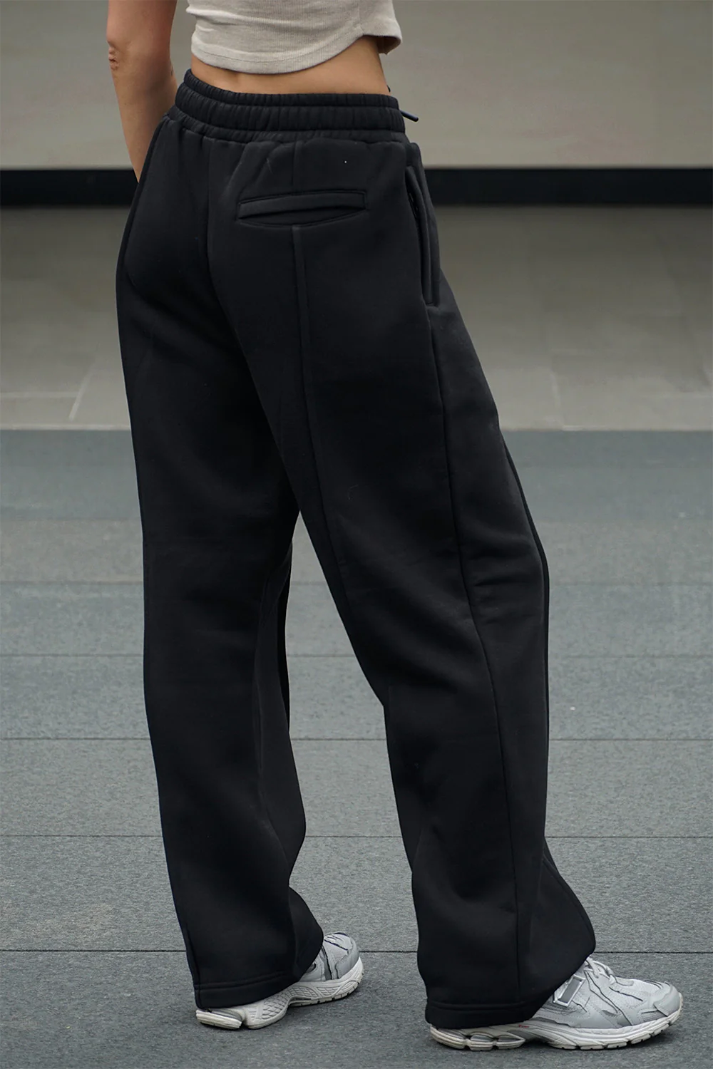 Diminutive Black Wide Leg Joggers - Image 8