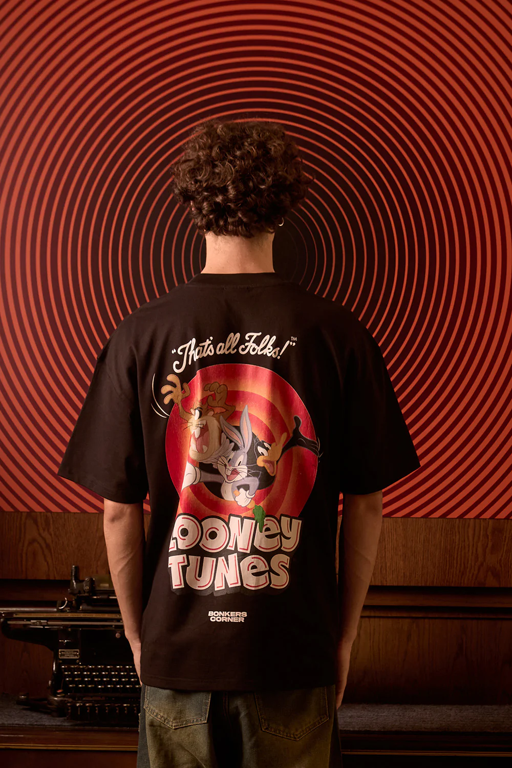 Looney Tales Oversized T-shirt - Image 3