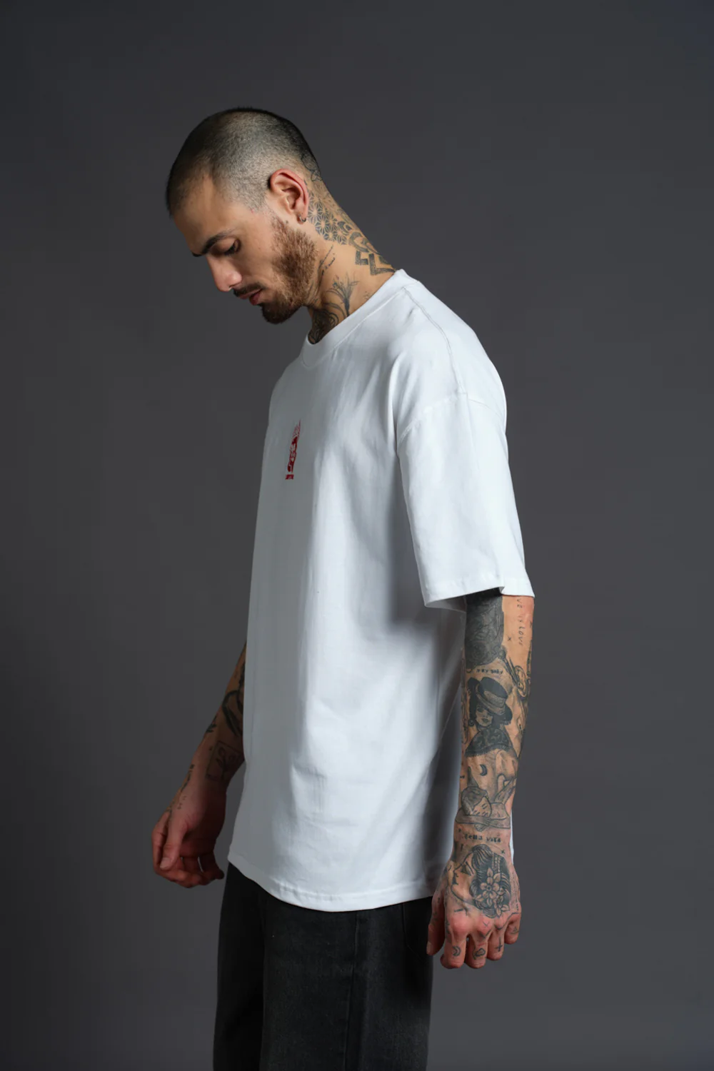 Love Hurts Embroidered Premium Oversized T-shirt - Image 7