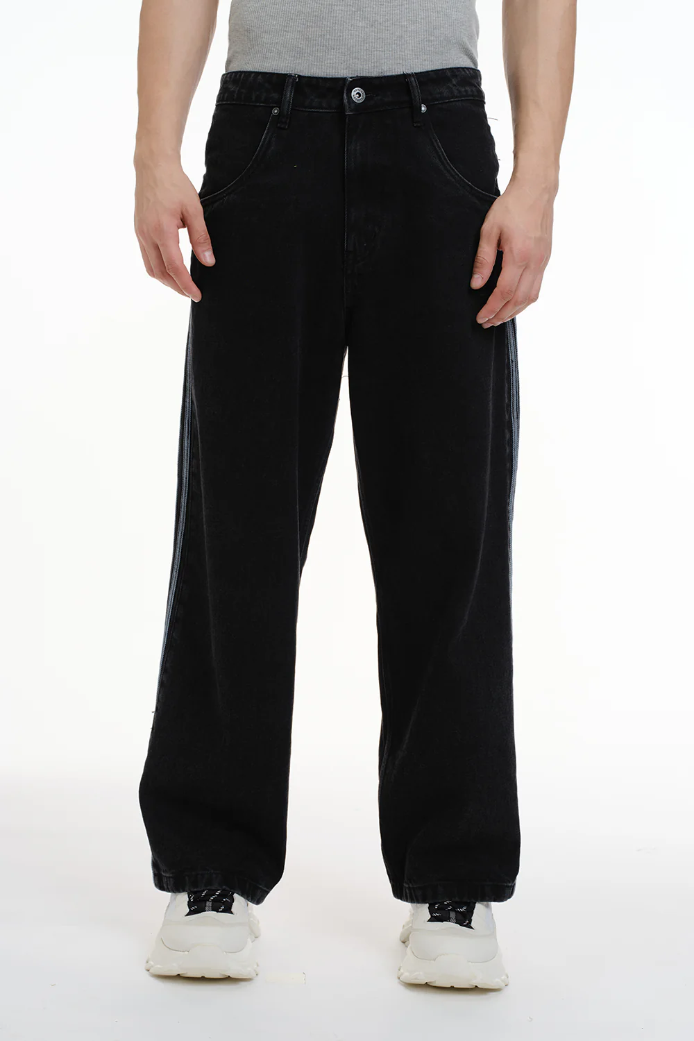 Ridge Line Black Straight Fit Jeans - Image 2