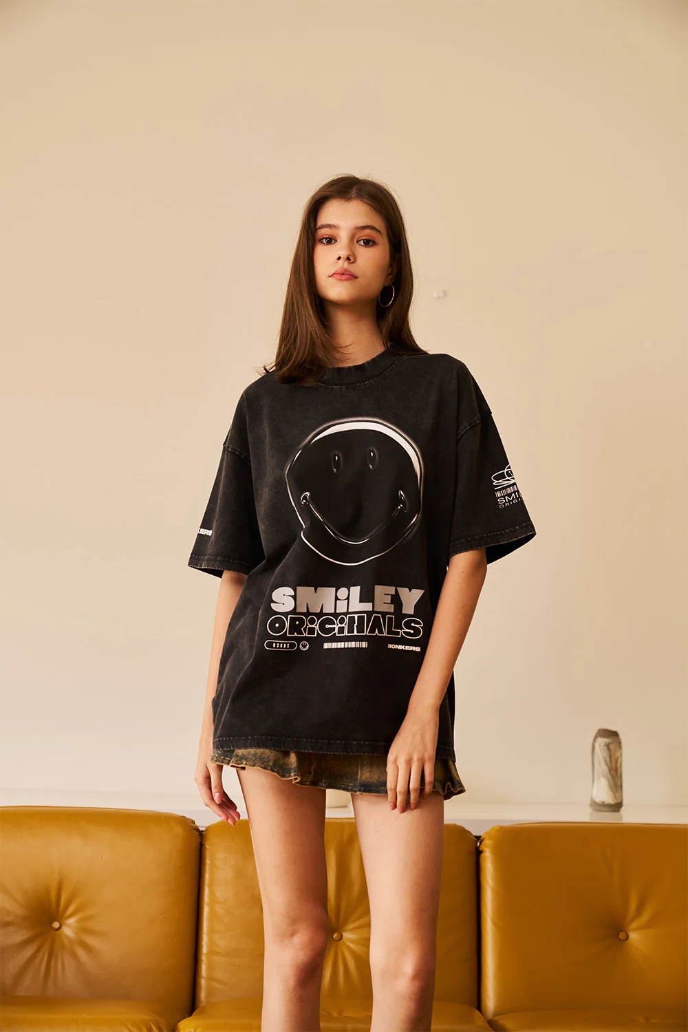 Smiley Black Oversized T-shirt - Image 3