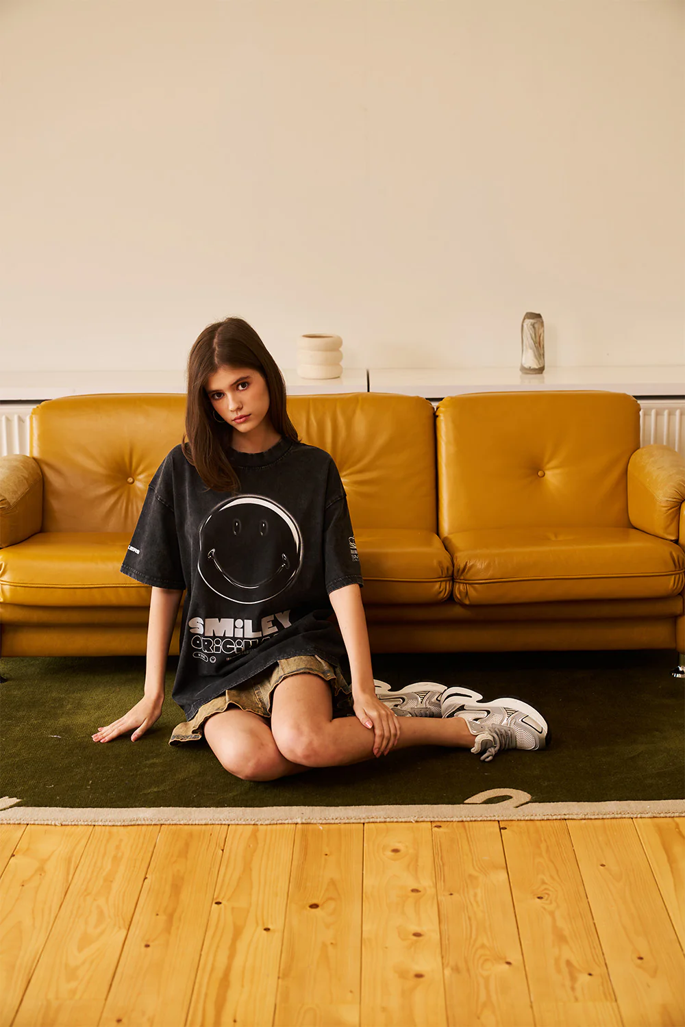 Smiley Black Oversized T-shirt - Image 6