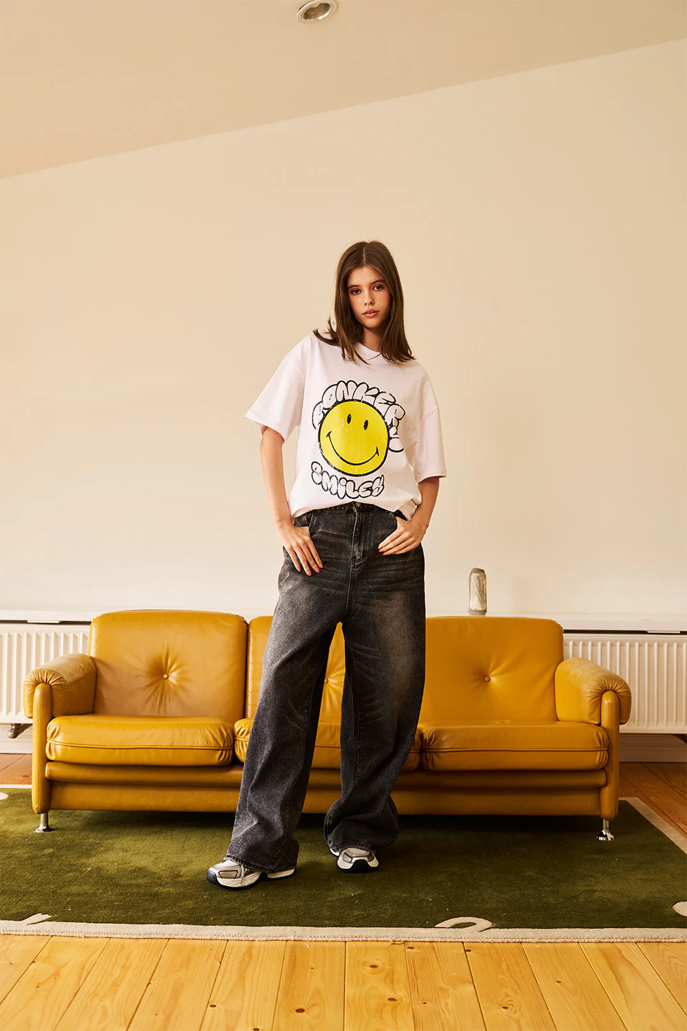 White Bonkers X Smiley Oversized T-shirt - Image 8